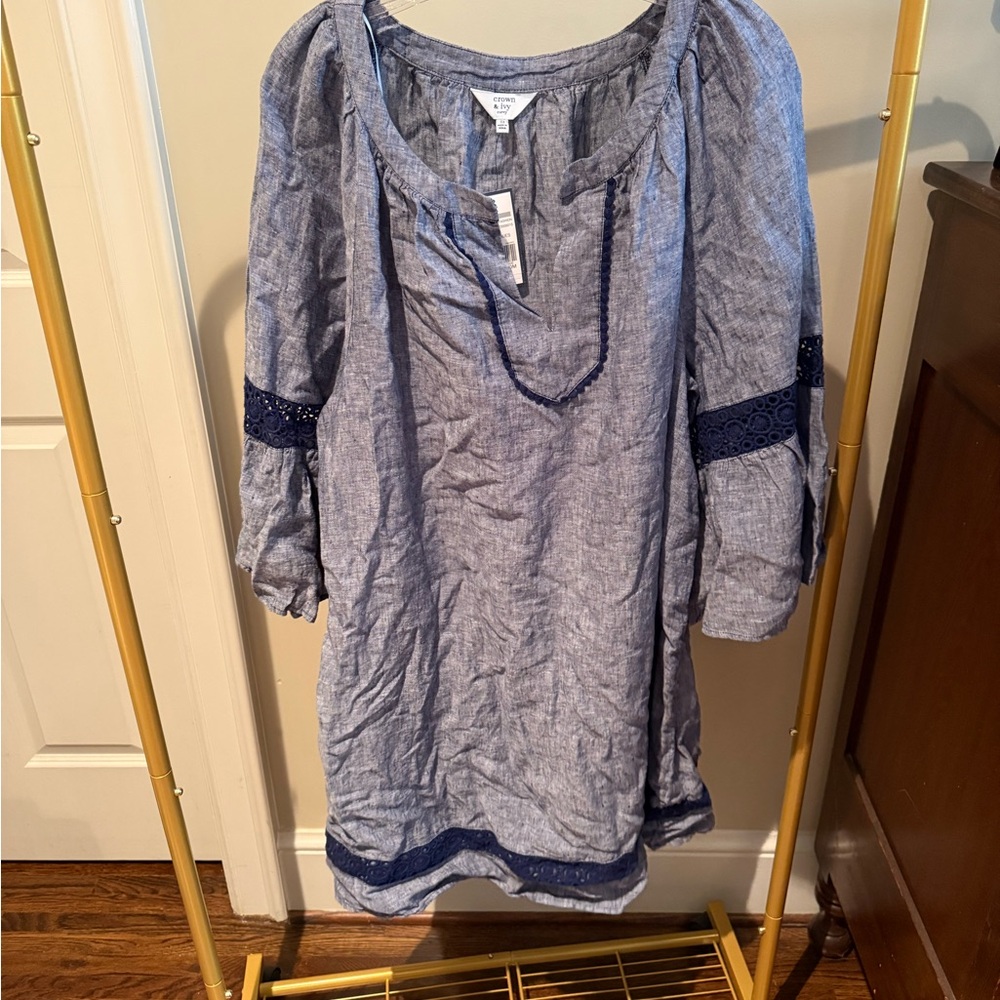 Crown & Ivy Blue Relaxed Tunic with 3/4 Sleeves